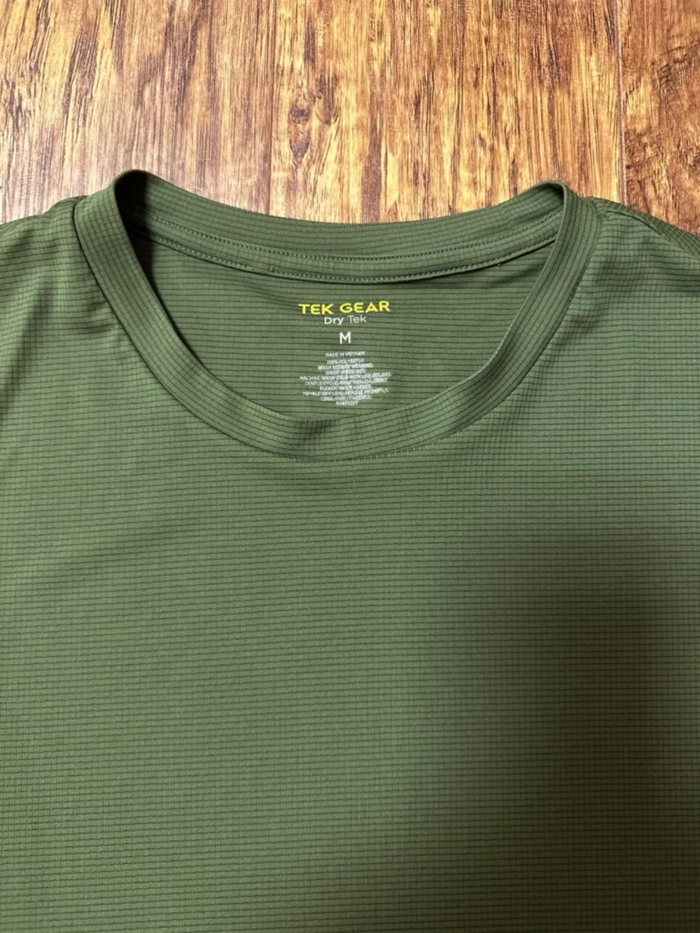 Tek Gear Men’s Short Sleeve T-Shirt Dry Tek Olive Green Size Medium